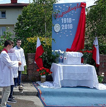 Przy II ołtarzu