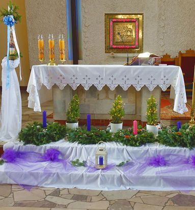 Adwentowe dekoracje w kościele i kaplicy Adwentowe dekoracje w kościele i kaplicy